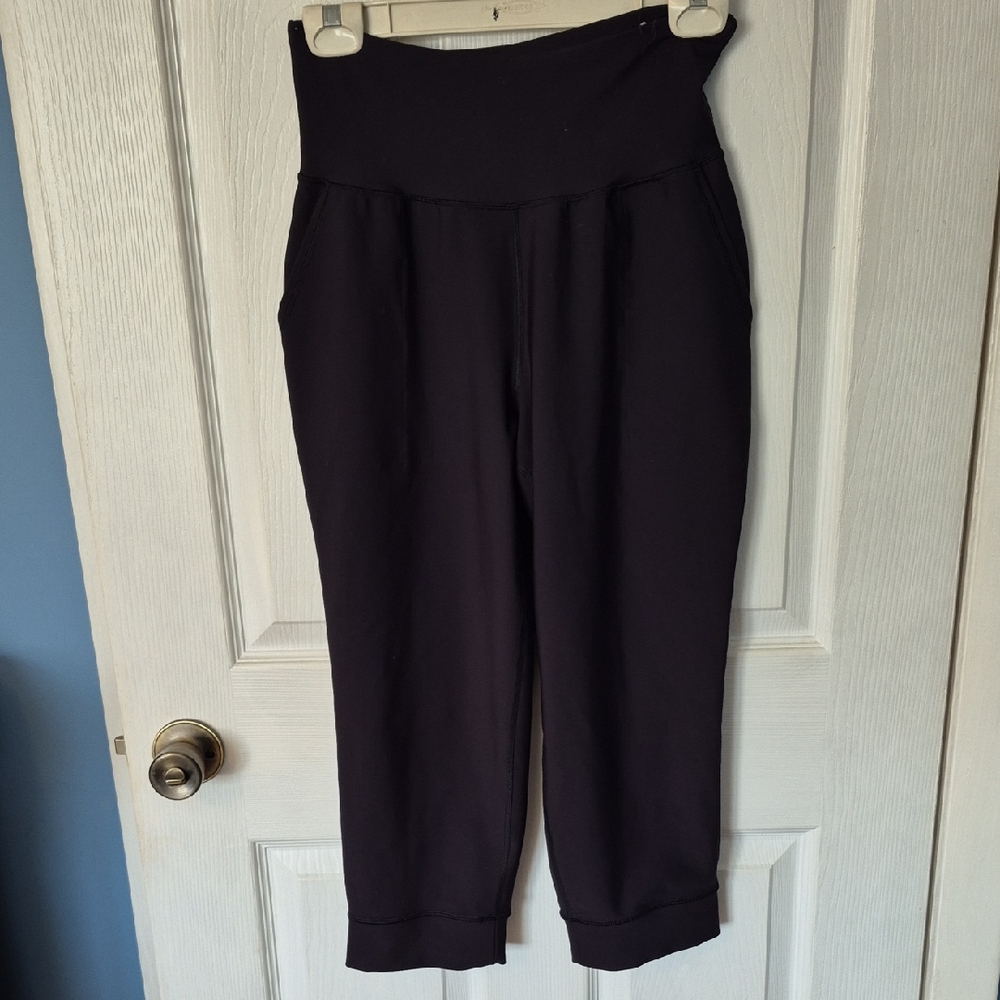 Old Navy Active Powersoft Women's Black High-Waisted Capris